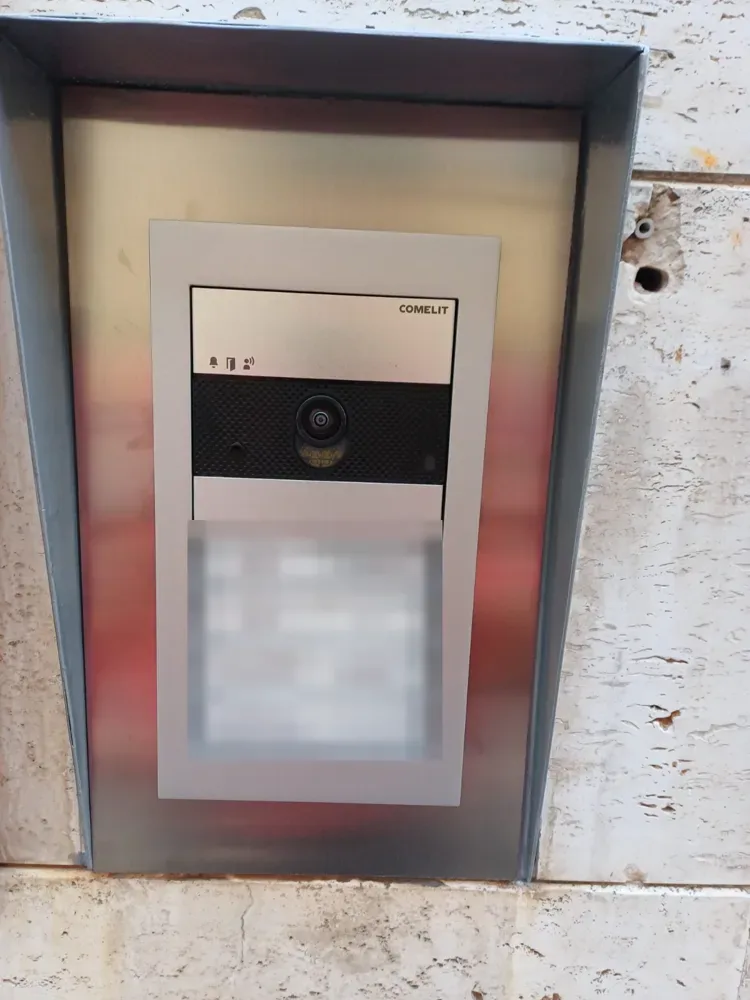 Pulsantiera videocitofono a Stra
